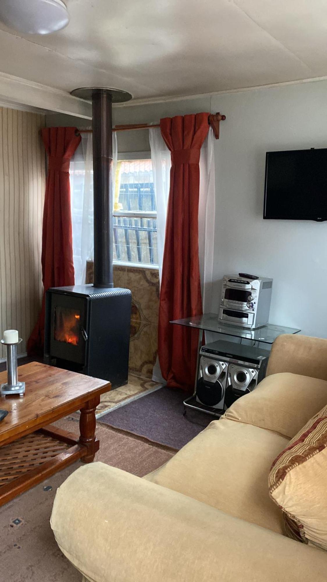 Cabana A Pasos Del Centro De Pto Montt Apartamento *